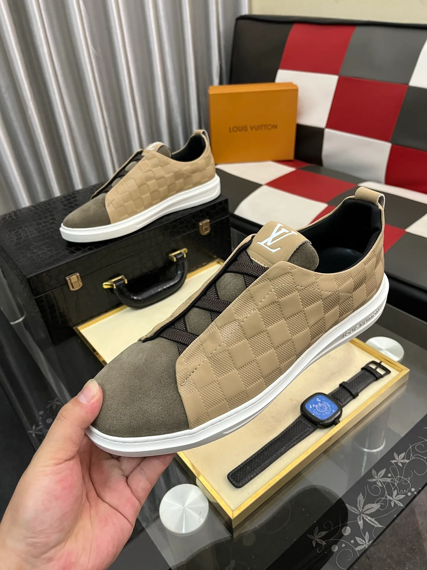 Men's shoes💰: 438⌚️⌚️"Loui* Vuitto*" LV's new Gaobang sports and casual shoes, imported first-layer cowhide ➕ imported sheepskin lining, high-end and comfortable, original outsole is light and wear-resistant! Purely handmade, details determine quality! Size 38-444️⃣Colors available